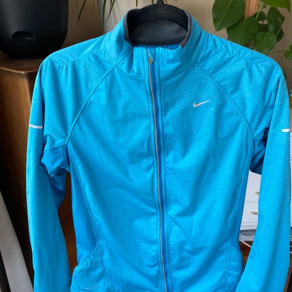 Nike | Women's Blue Dri-Fit Running Jacket - Picture 3 of 9